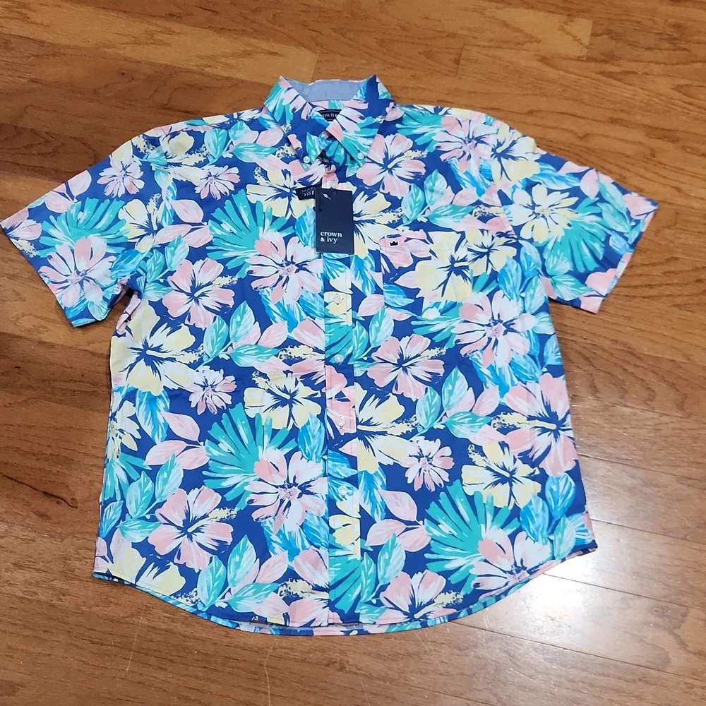 Crown and Ivy Hawaiian‎ shirt